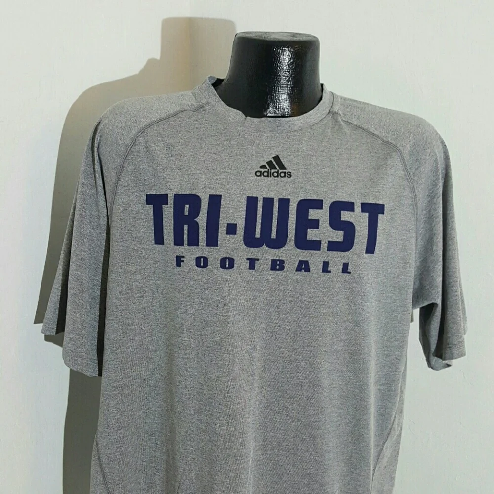 Adidas men gray Climalite sport shirt size M